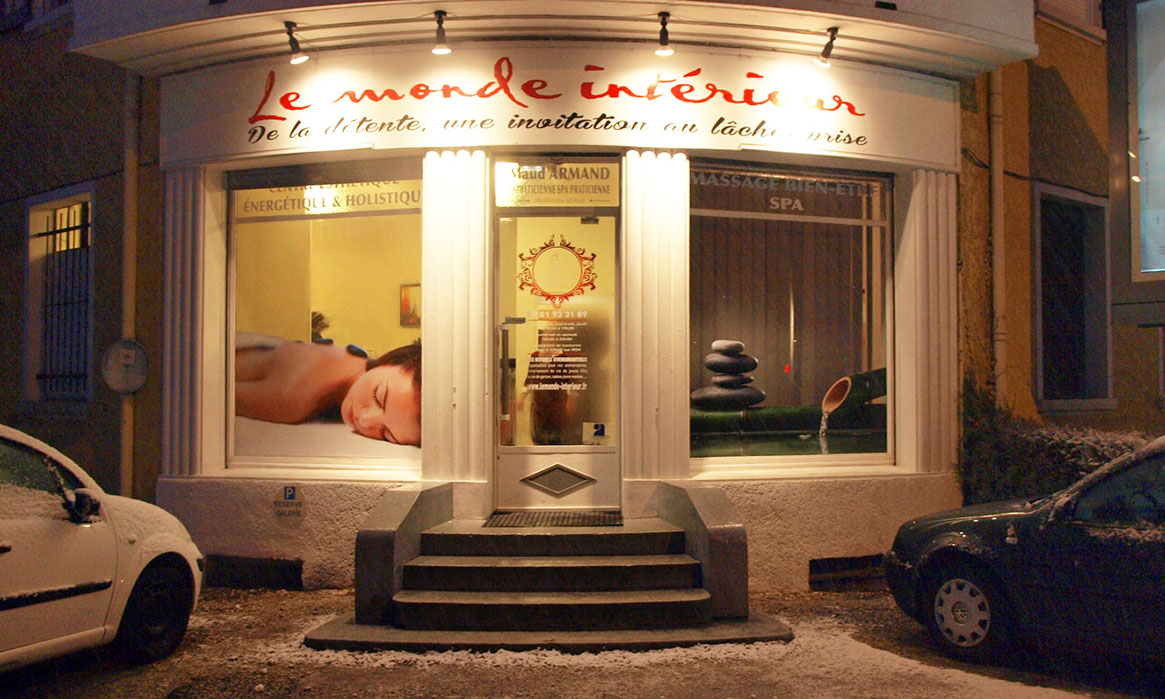 Spa massage Le Monde Intérieur Annecy Haute Savoie Maud Armand esthéticienne diplomé d'état vous accueille pour massage détente et bien être soins reiki Annecy photo arvimedia